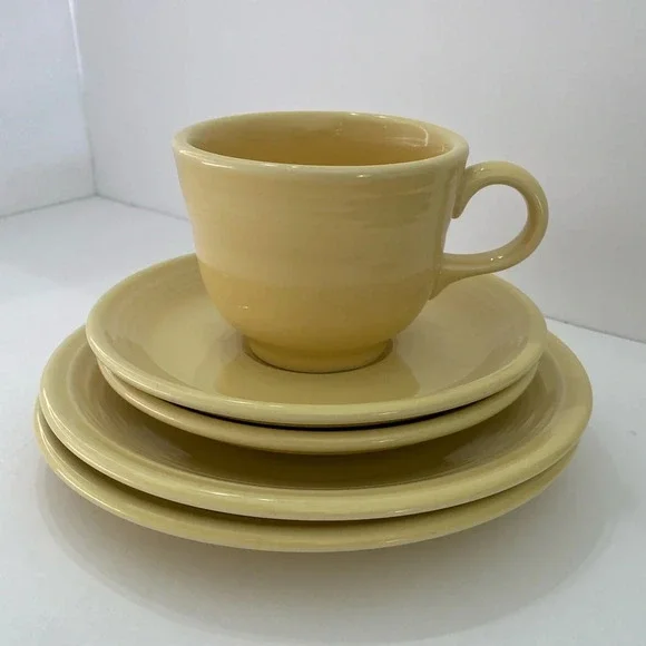 Fiestaware Yellow 5 Piece Place Setting Fiesta Retired Pale Yellow Dish Set - Picture 1 of 11